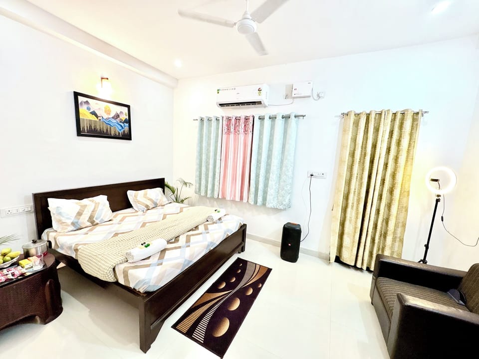 Deluxe Room | Desk, laptop workspace, WiFi (free)