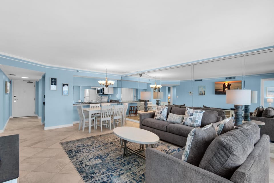 Condo, 1 King Bed with Sofa bed (Emerald Towers 503) | Living area