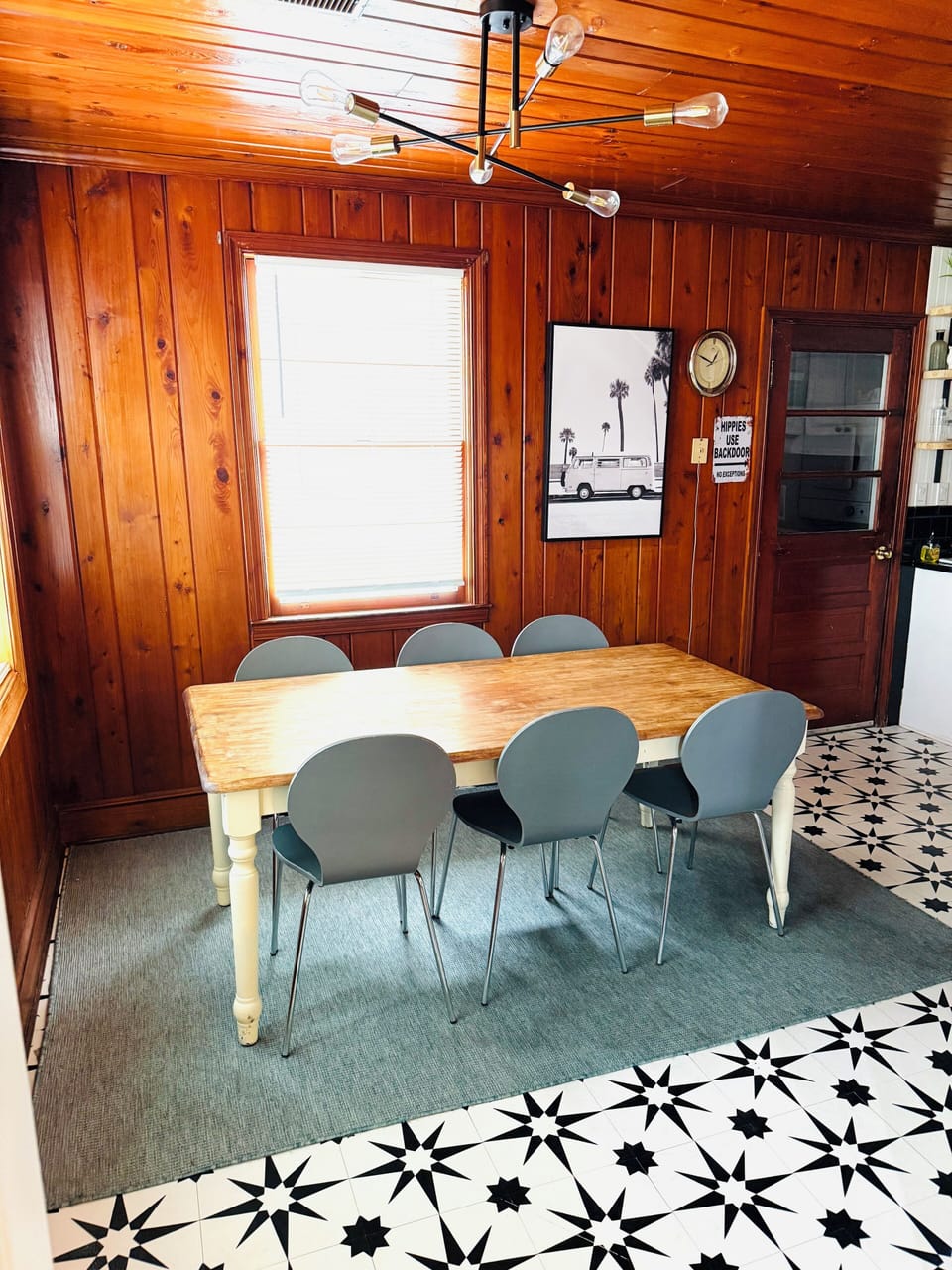 Dining table with 6 chairs