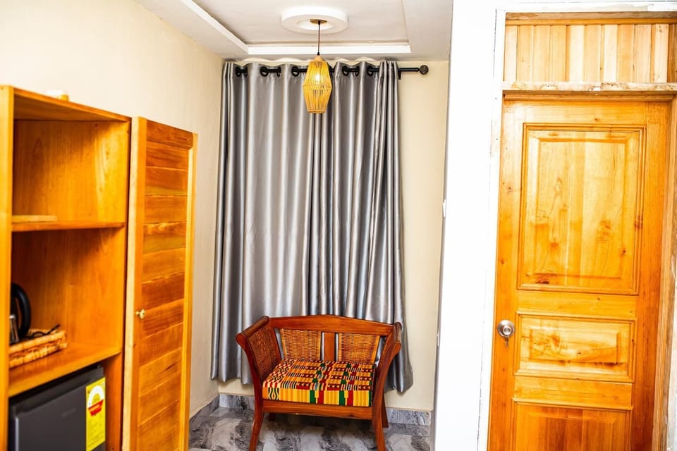 Basic Double Room | Living area