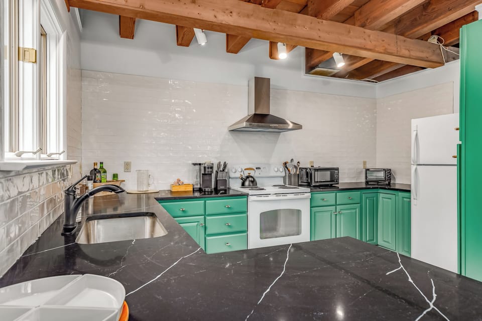 Kitchen (2)