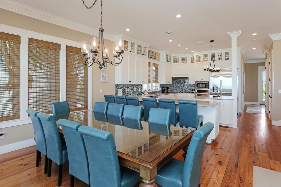 House, Multiple Beds (MoonStruck) | Dining