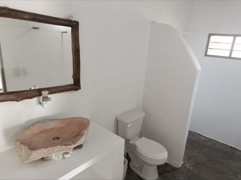 Standard Double Room, Garden View | Bathroom | Towels, toilet paper