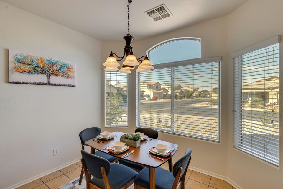 Dining Area | Dishware & Flatware Provided