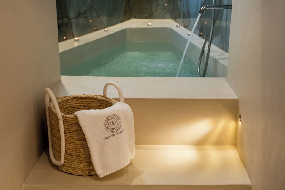 Luxury Double Room, 1 King Bed | Bathroom | Free toiletries, hair dryer, slippers, bidet