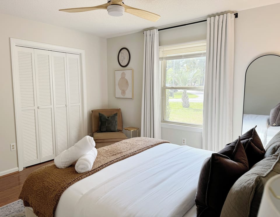 Bright, cheerful bedroom perfect for a restful night’s sleep.