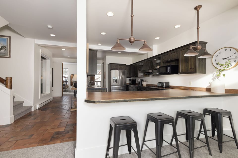 Bar Seating for Four People | Main Level