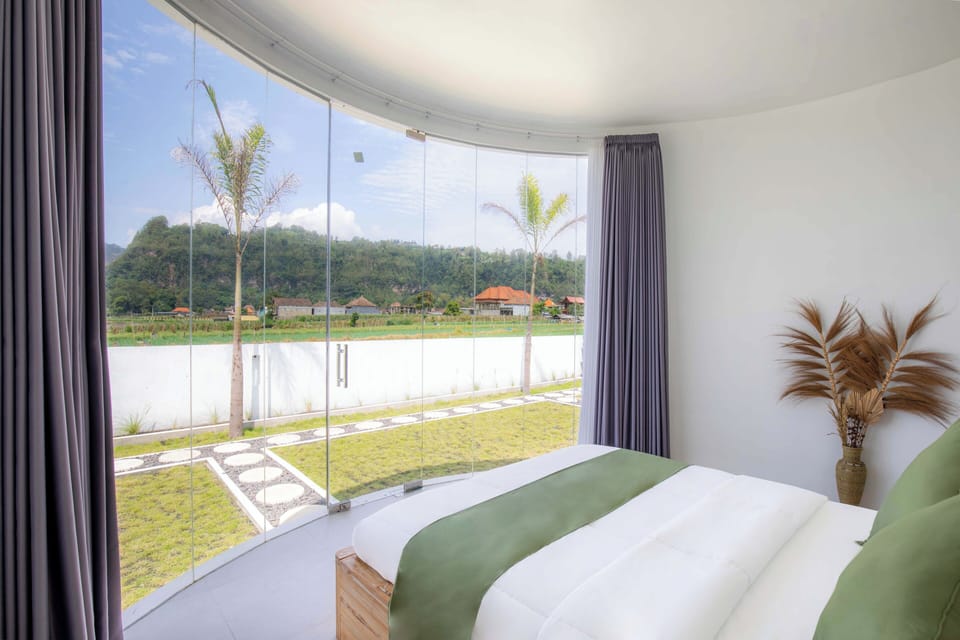 Deluxe Room, Lake View | Free WiFi
