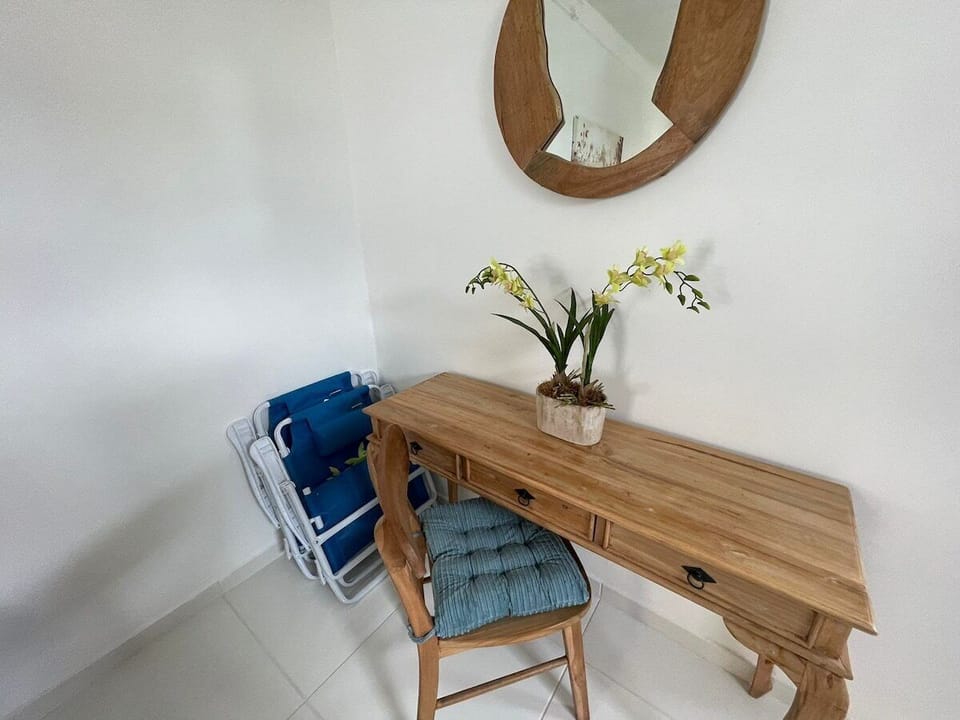 Bella Palm Beach 1bd-apt- great location (520)