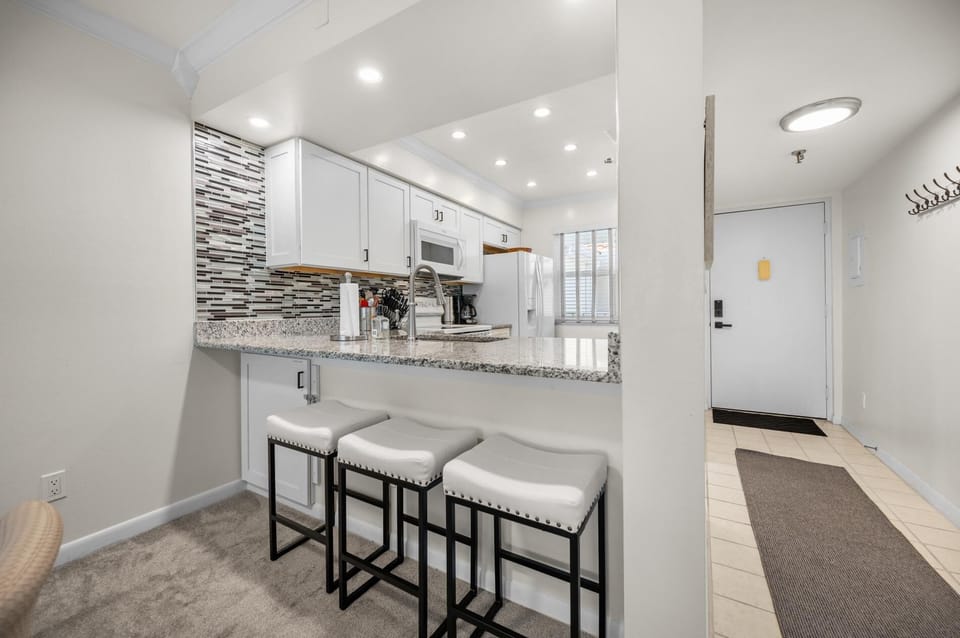 2BR Sandpiper Key – Bright, Stylish & Coastal (3393)