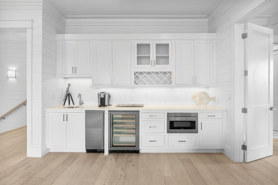 House, Private Pool | Private kitchenette | Full-size fridge, microwave, oven, stovetop