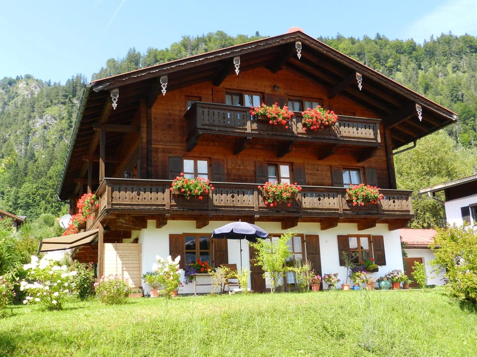 Apartment (02) with balcony and extra kitchen Apartment in Bavaria