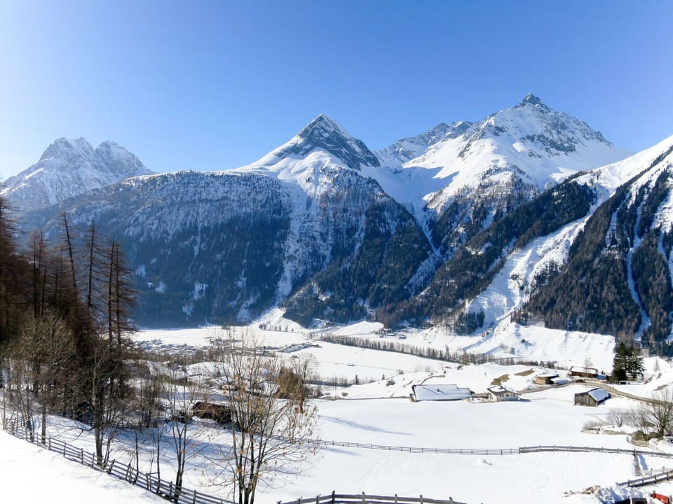Snow, Mountain, Mountainous Landforms, Winter, Mountain Range, Hill, Glacial Landform, Highland, Hill Station, Terrain