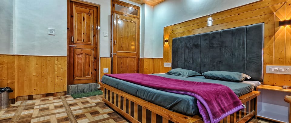Deluxe Double Room, Mountain View | Free WiFi