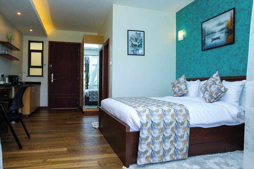 Premium bedding, pillowtop beds, in-room safe, individually decorated
