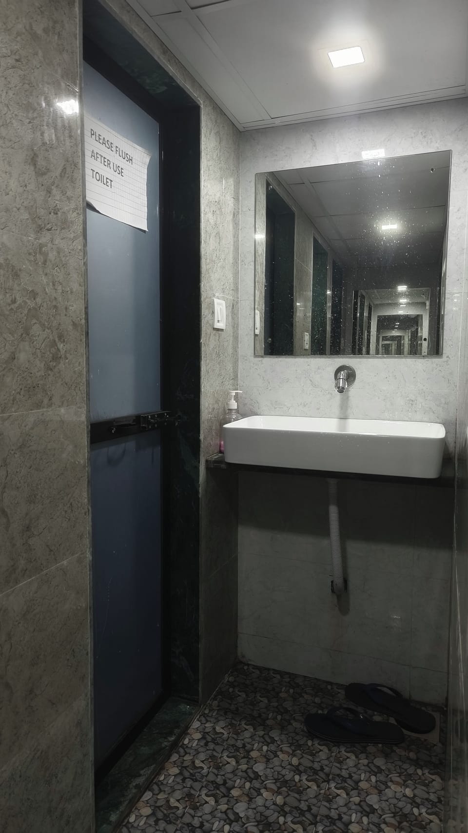 Basic Shared Dormitory | Bathroom