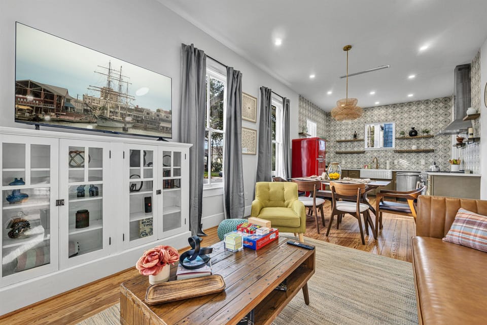 Open-concept living room with plenty of space. High-speed WiFi included.