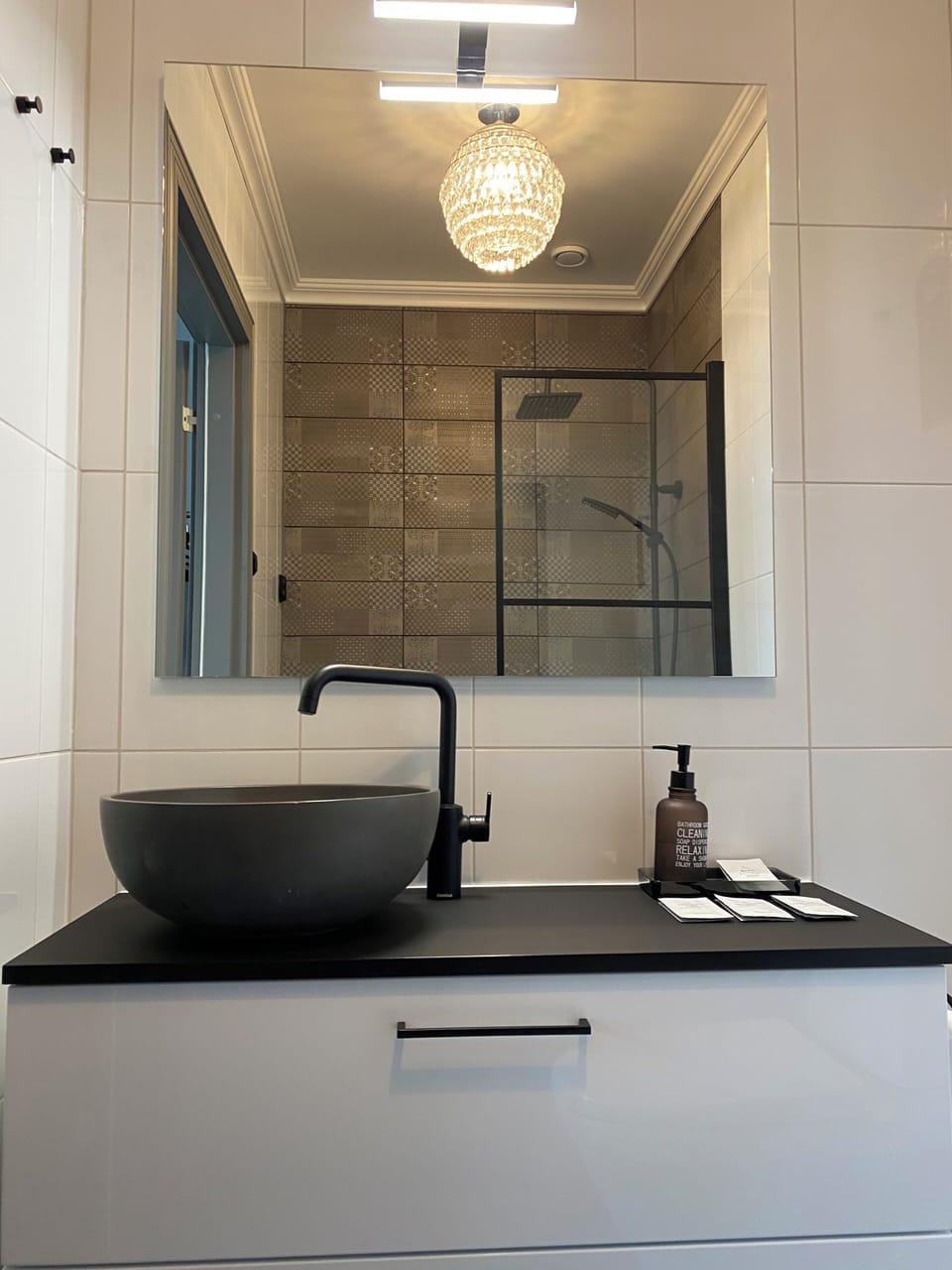Deluxe Quadruple Room, City View | Bathroom | Shower, free toiletries, hair dryer, slippers