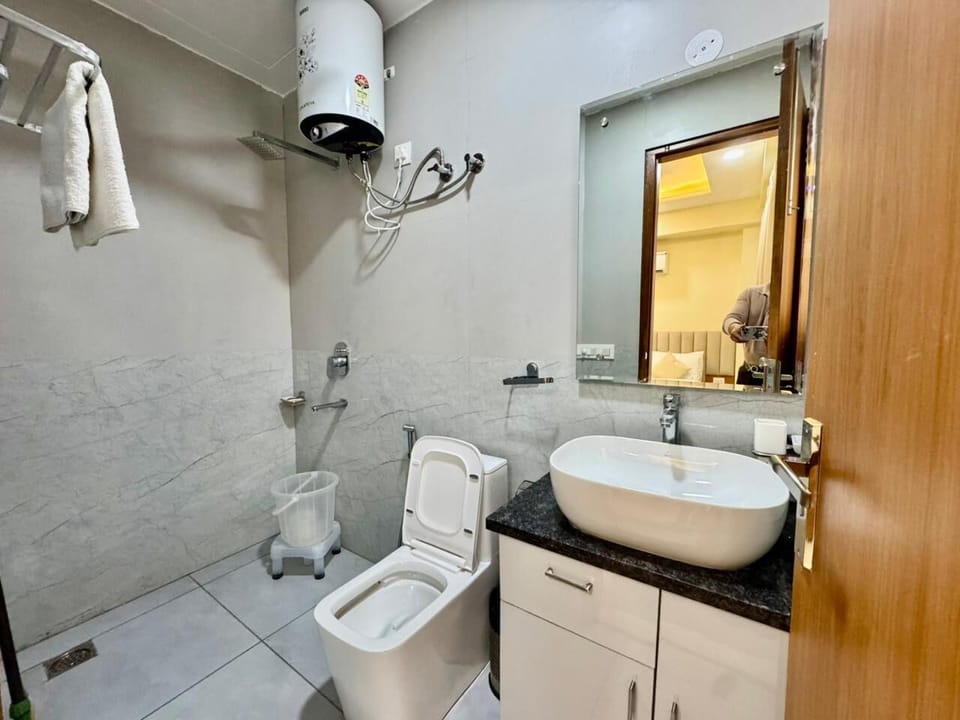 Standard Room | Bathroom | Shower, rainfall showerhead, bathrobes, bidet