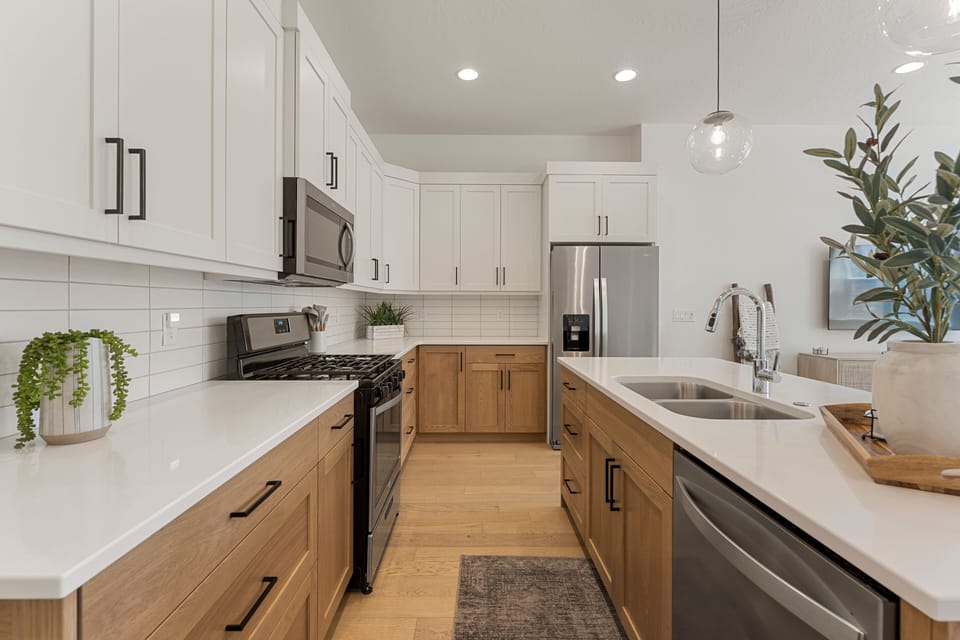 Townhome, 4 Bedrooms | Private kitchen | Coffee/tea maker, fridge, oven, stovetop