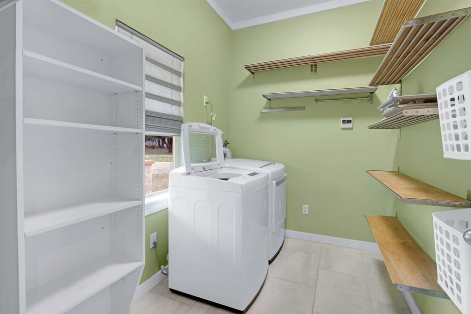 Laundry units