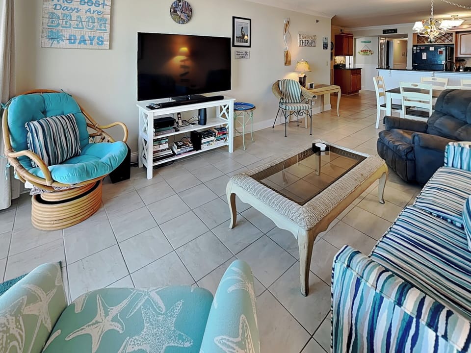 Living Room - with sleeper sofa