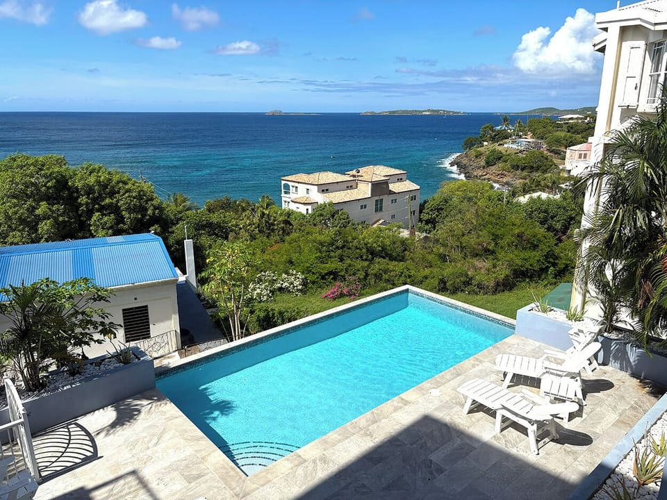 The shared pool at Mango Terrace has all day sun
