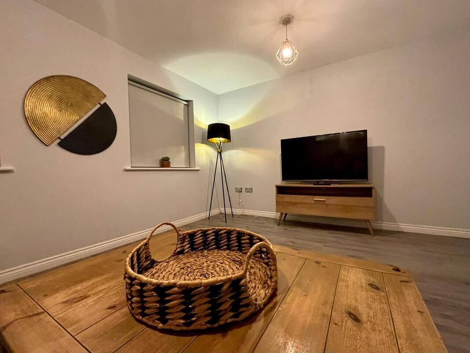 Relax and entertain in style. Book now! (2)