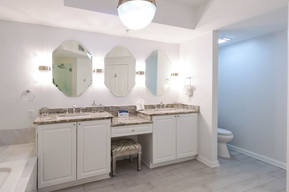 Silver Shells St. Maarten 305- Primary Bathroom