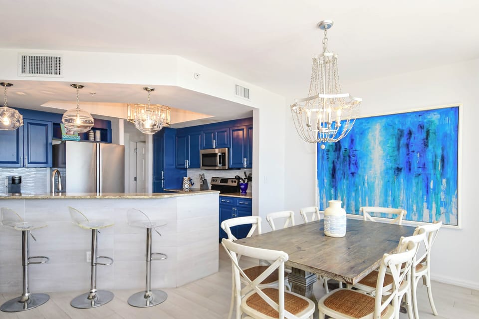 Silver Shells St. Maarten 305- Dining and Breakfast Bar Area