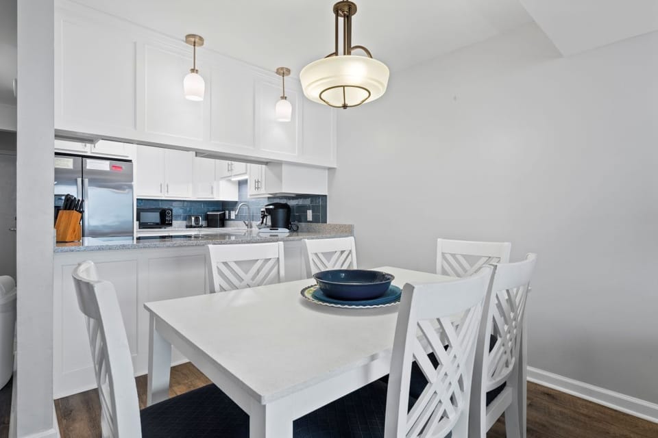 Compass Point 308 Dining Table Seats 6