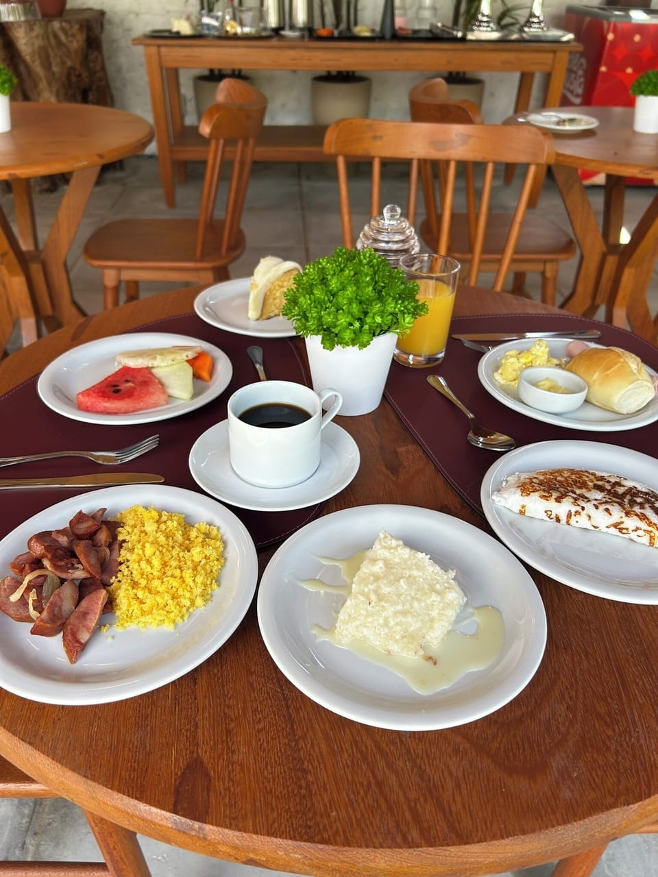 Free daily buffet breakfast