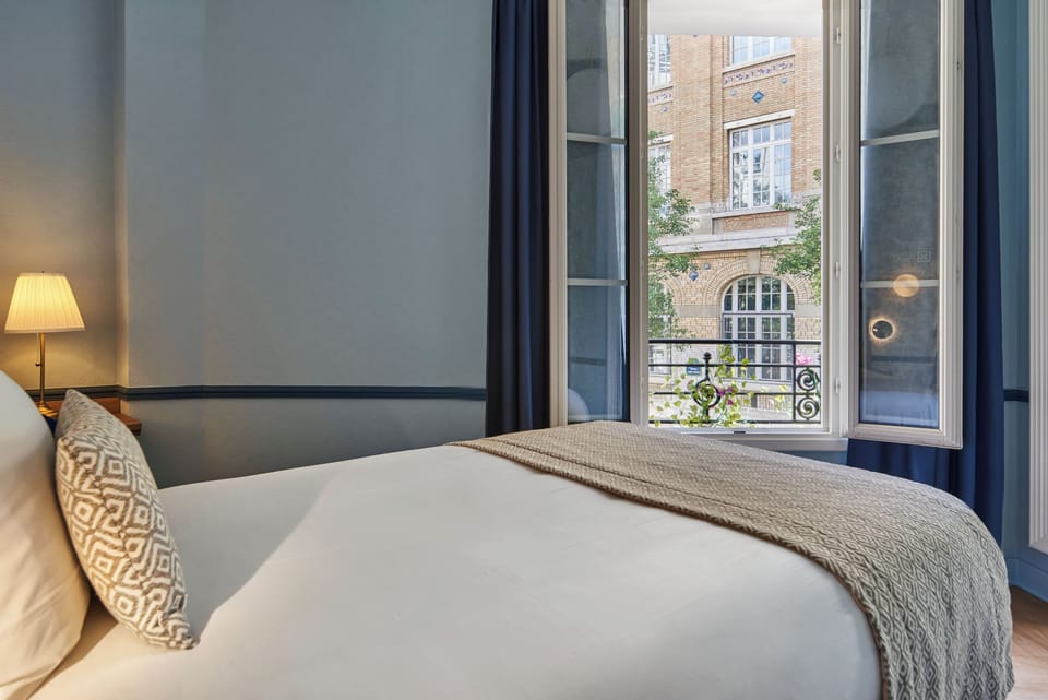 Single Room | In-room safe, desk, soundproofing, iron/ironing board