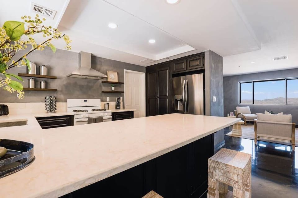 House, Mountain View, Mountainside (3 Bedrooms) | Private kitchen | Microwave, oven, espresso maker, coffee/tea maker