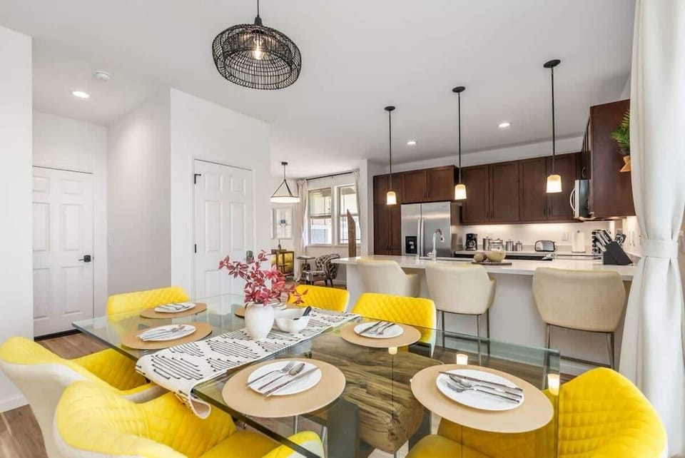 House, 4 Bedrooms, Mountain View, Sea Facing (4 Bedrooms) | In-room dining