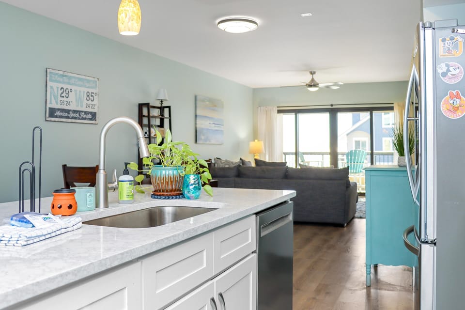 Condo, Multiple Beds (Club at Mexico Beach 1K Forgotten Cov) | Interior