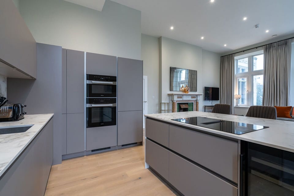 Premium Suite, 1 King Bed, Sea View | Private kitchen | Full-size fridge, microwave, oven, stovetop