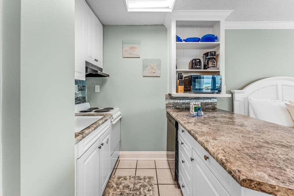 Studio, Sea View | Private kitchenette | Coffee/tea maker, microwave, oven, stovetop