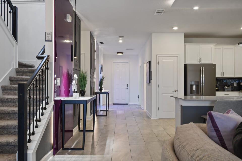 House, Multiple Beds, Pool Access (2947FS SL) | Interior