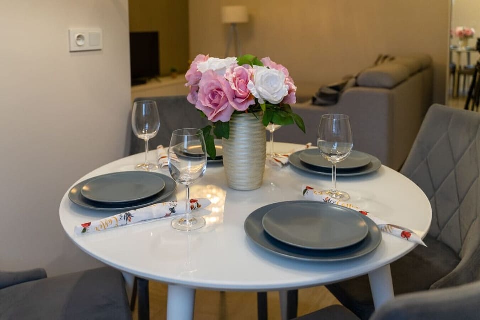 Kitchen with Dining Area | Book Now with RENTUJEMY.COM