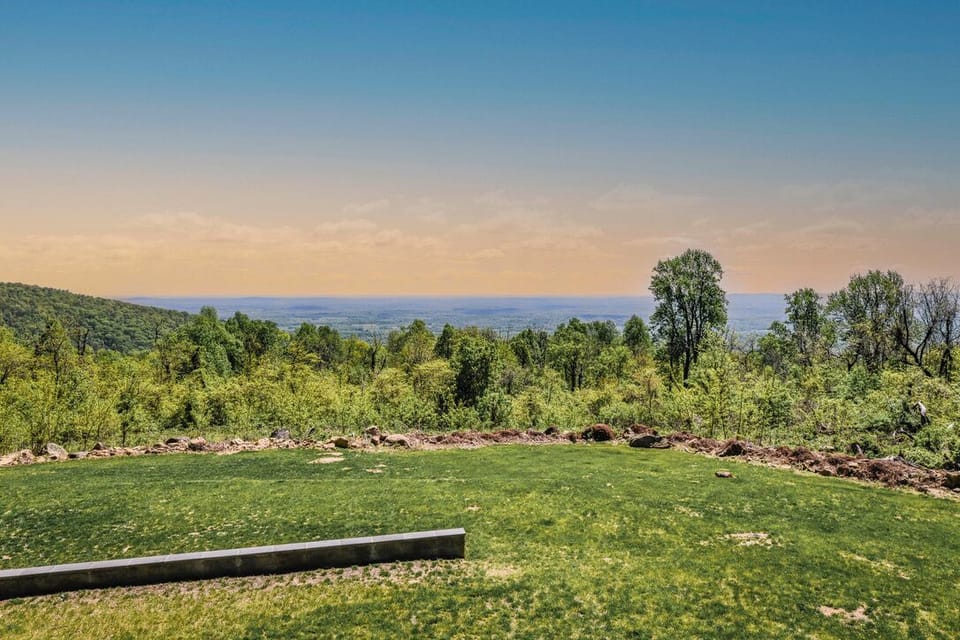 Back yard overlooking mountain views!