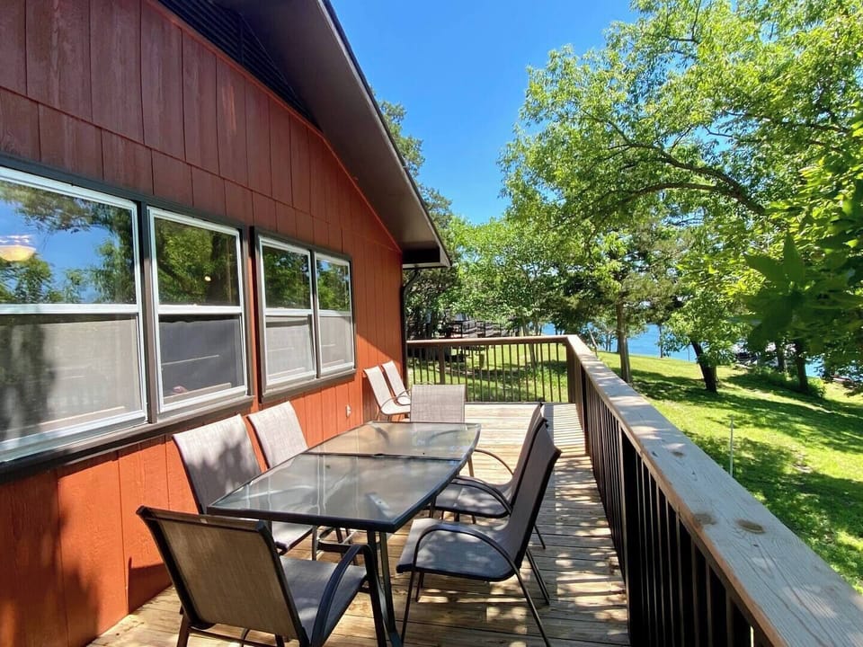 Deck with table and chairs