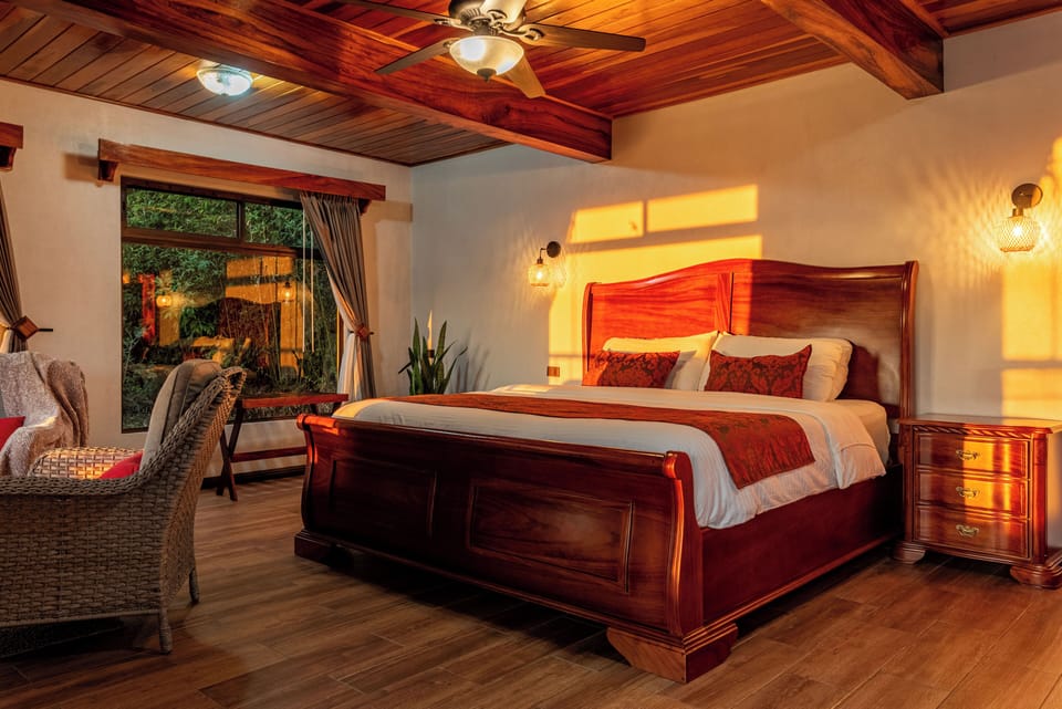 Classic Room | Premium bedding, minibar, free WiFi, bed sheets