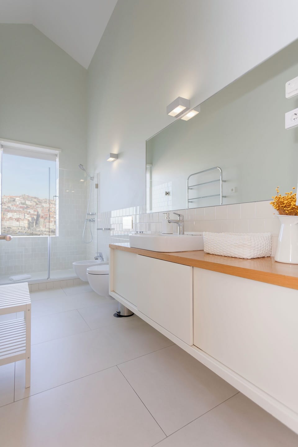 3 bedrooms, iron/ironing board, free WiFi
