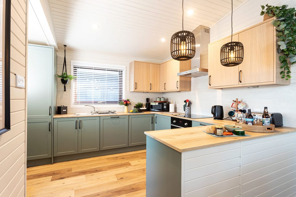 Fully equipped kitchen.