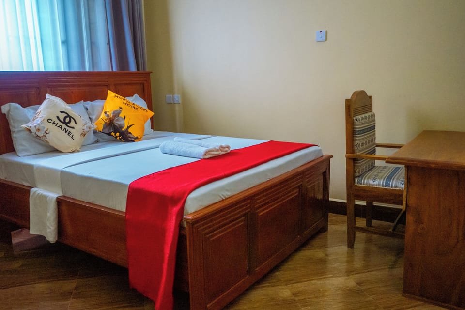 Standard Double Room | Desk, laptop workspace, free WiFi