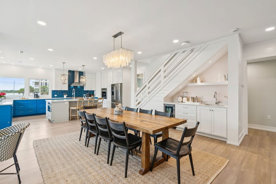 Enjoy formal dinners around the spacious main dining table (seating for 10), with a separate, casual breakfast table off to the side for quick meals and morning coffee.