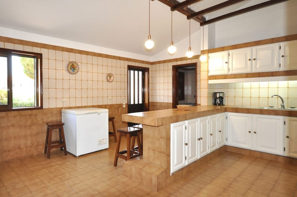 Spacious kitchen
