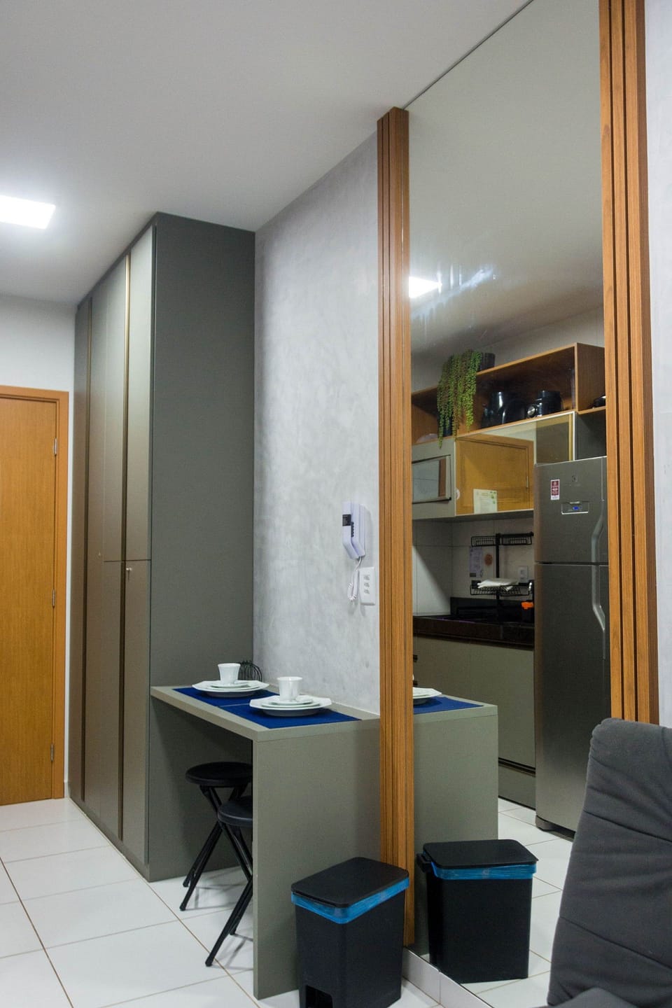 Comfort Apartment | Dining