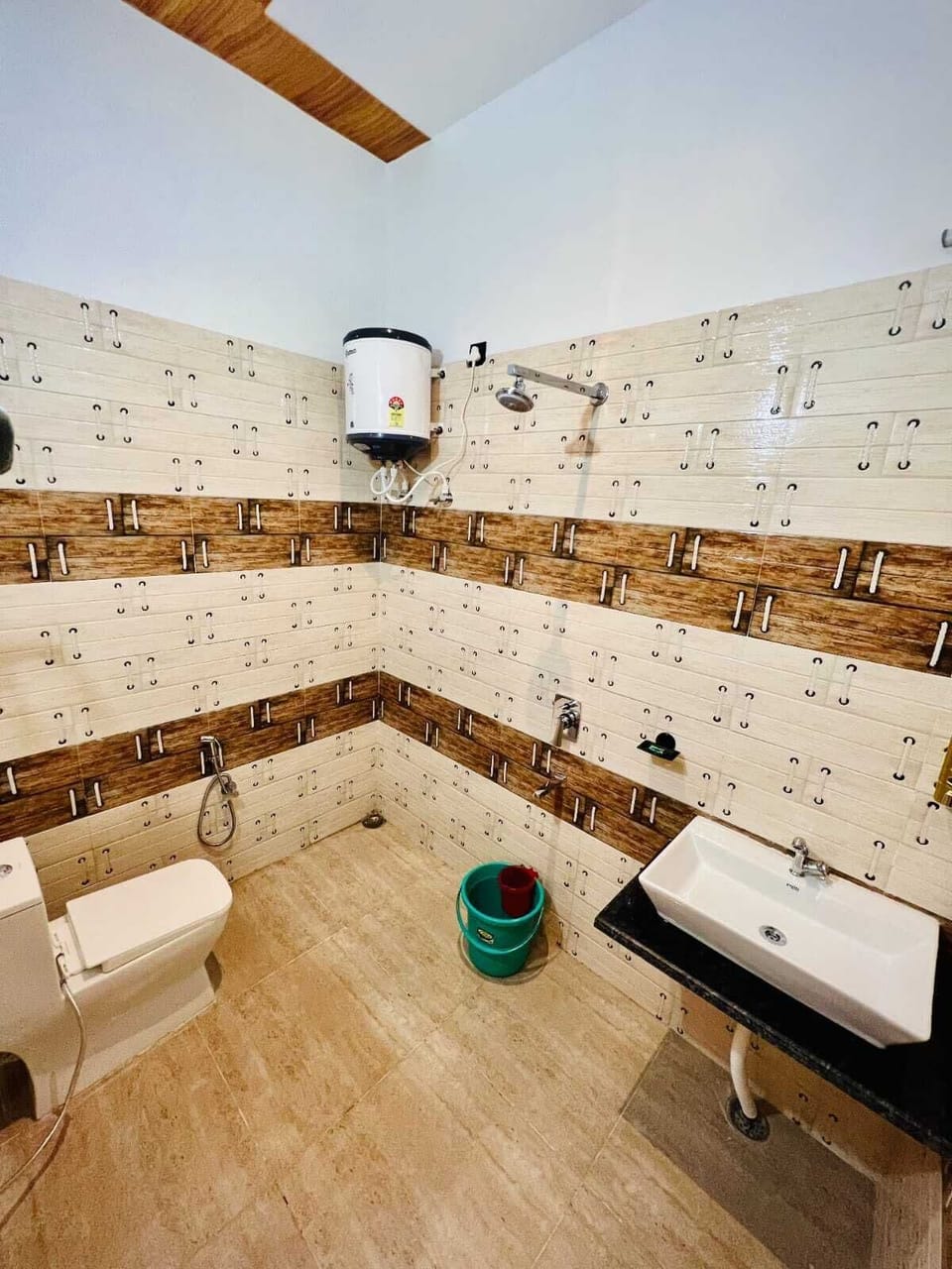 Deluxe Double Room | Bathroom